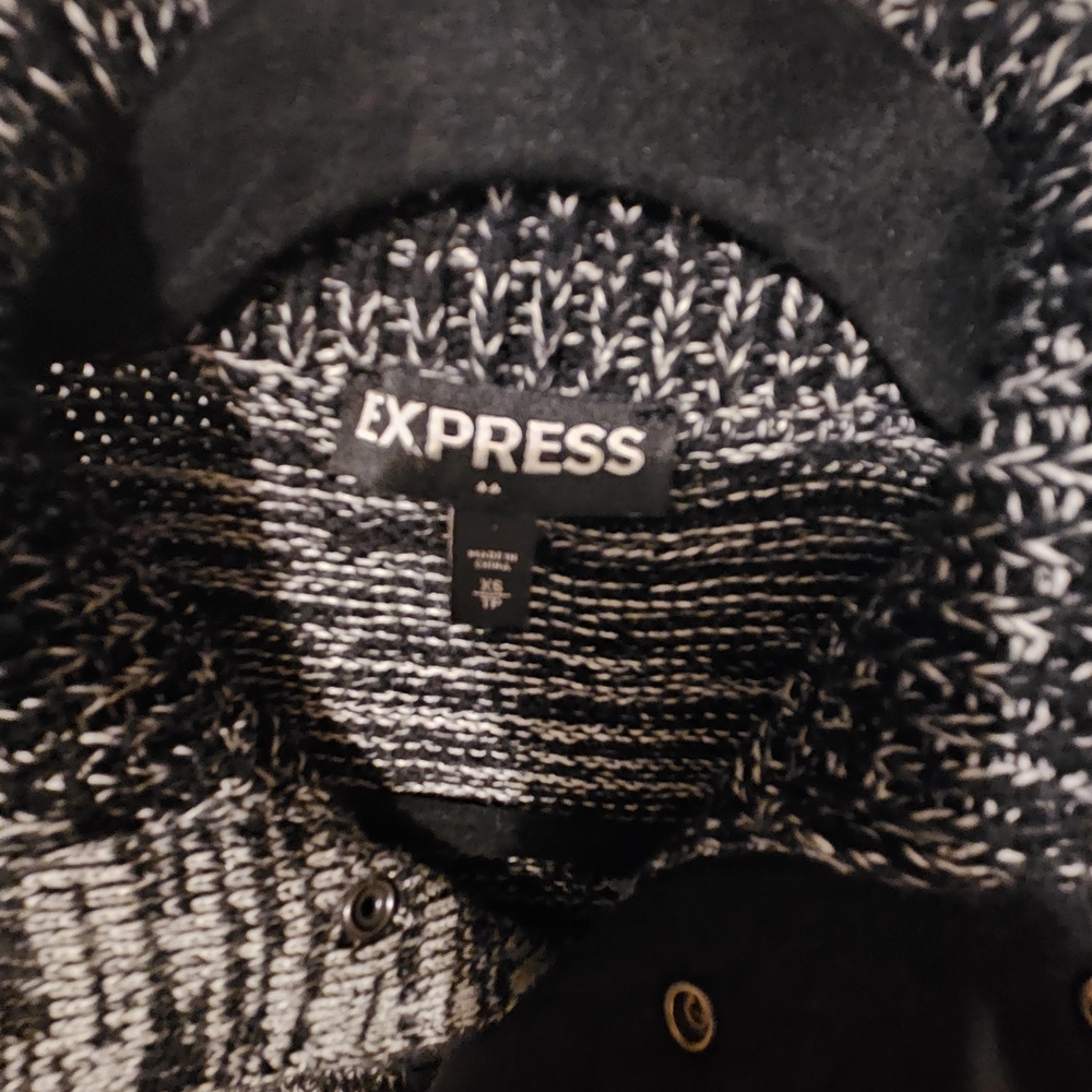 Express Monochrome Zip-Up Sweater - Picture 5 of 6